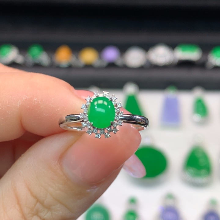 翡翠吊坠(不含链)18K金镶嵌