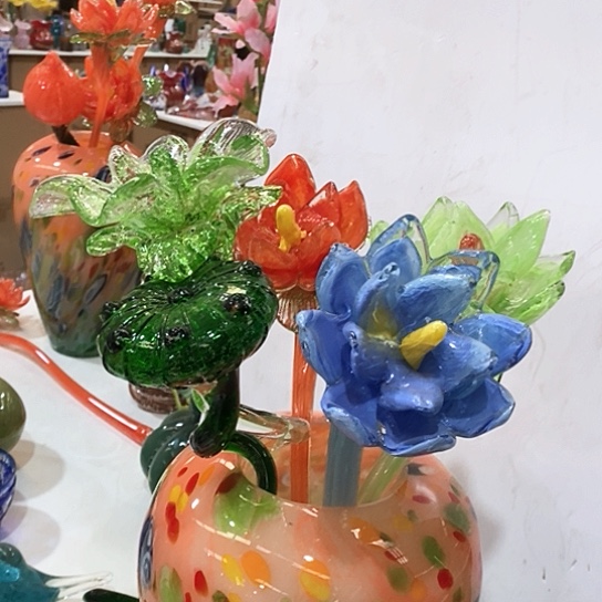 琉璃花瓶高45厘米宽9厘米