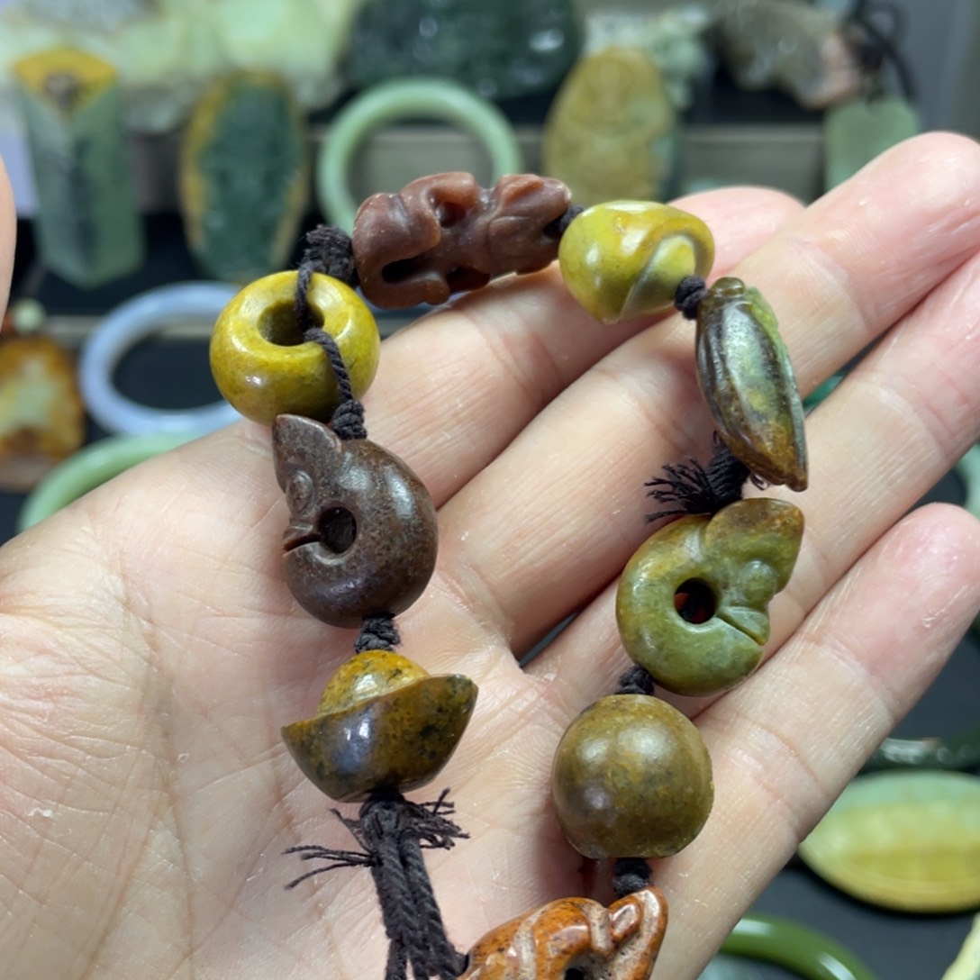 岫岩河磨玉（透闪石质玉）未镶嵌颈饰用****2