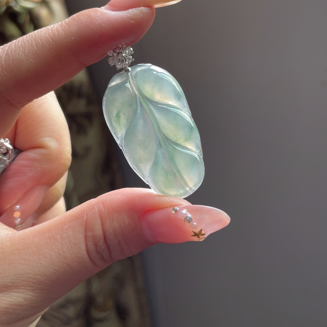 翡翠18K金镶嵌颈饰叶子