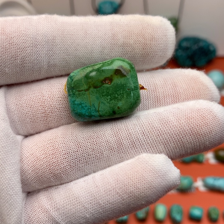 绿松石未镶嵌珠宝奇石