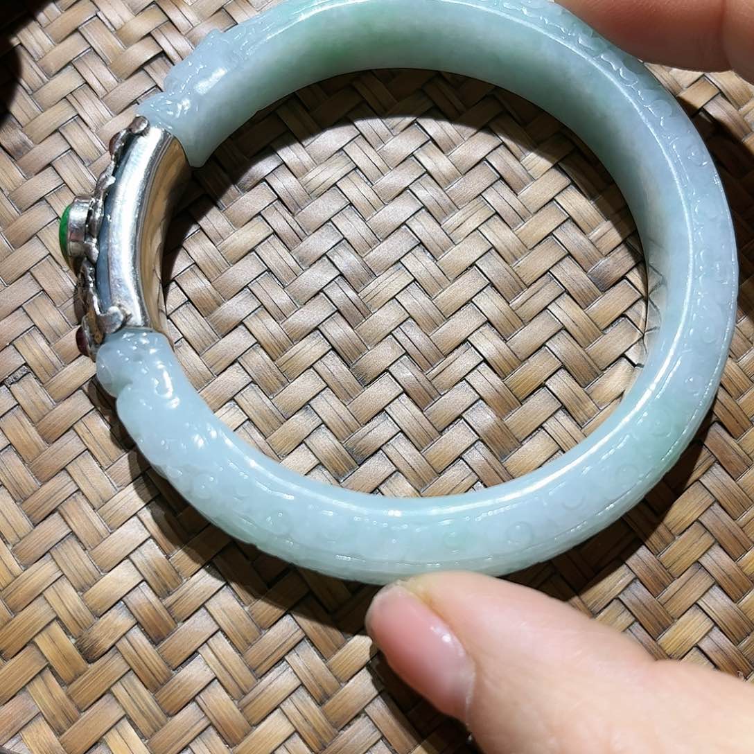 翡翠合金手镯莫*冯个性十足时尚