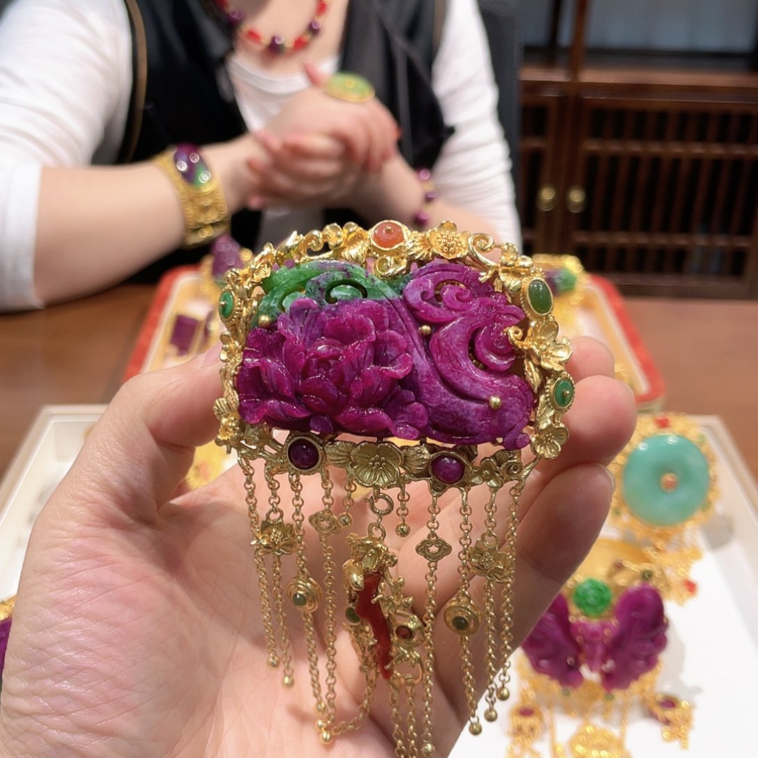 锦纶铁合金手镯红宝