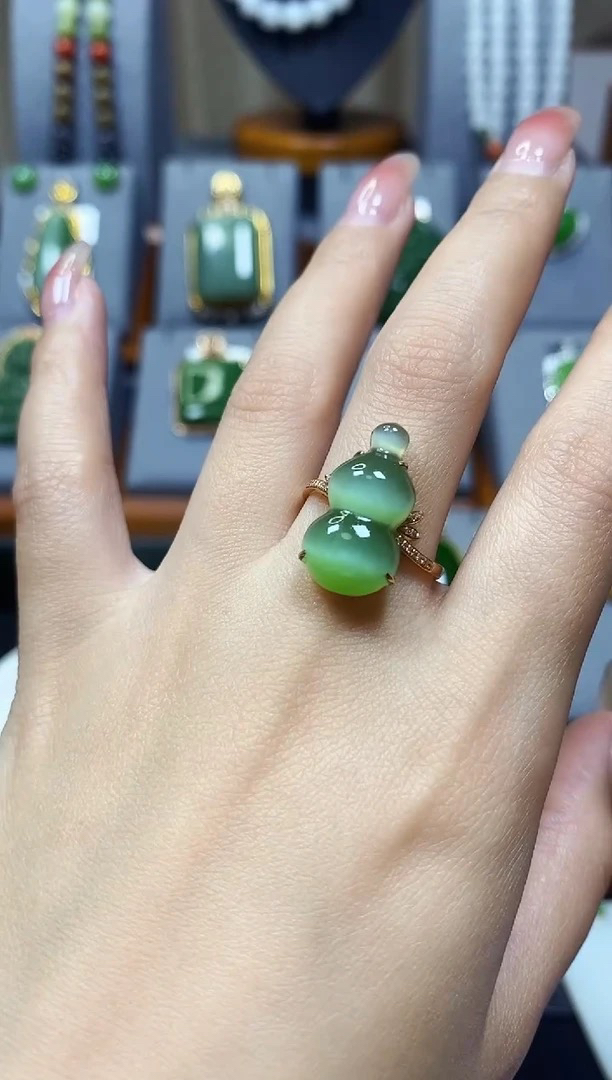 18k金和田玉碧玉冰猫葫芦戒指-玫瑰金色