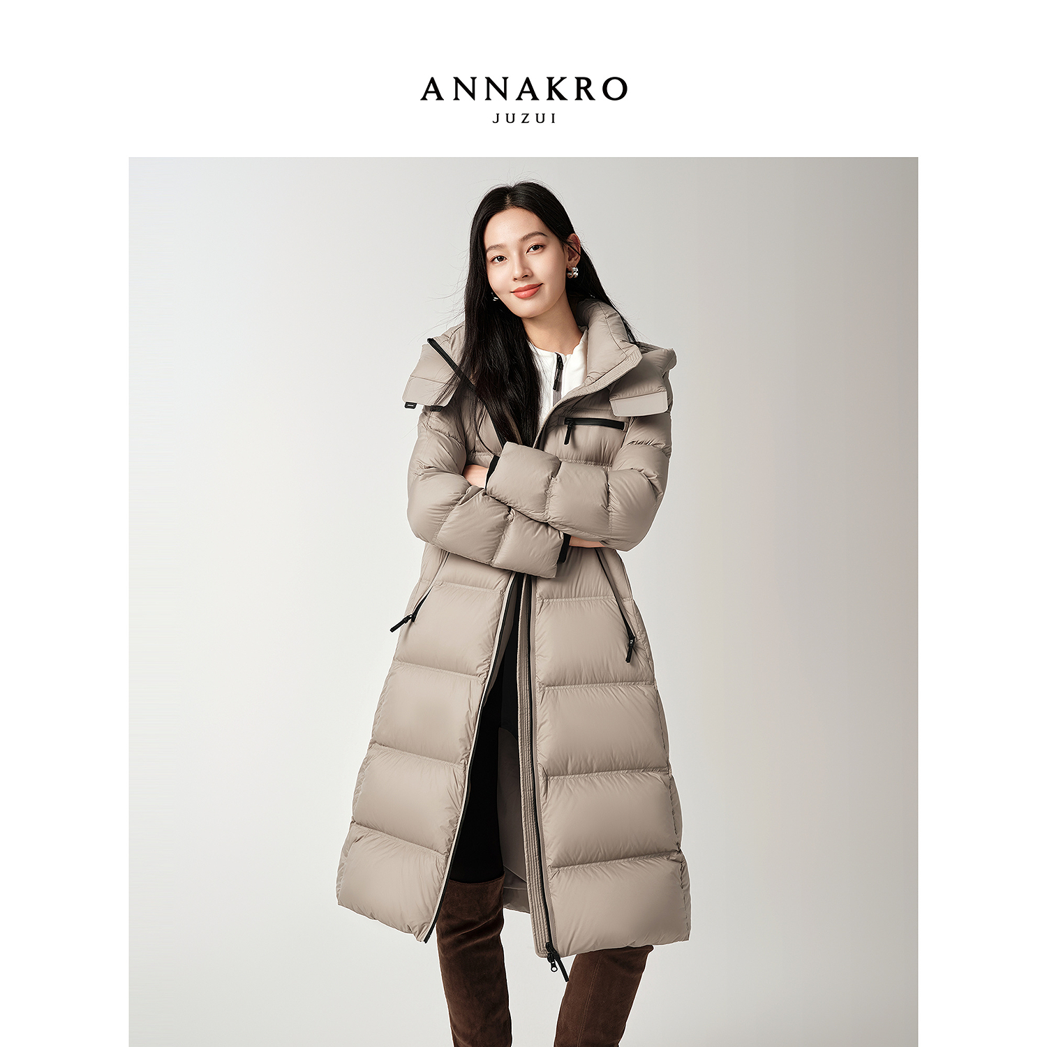 JUZUI玖姿户外连帽款鹅绒羽绒服女2025新款KWFD03113