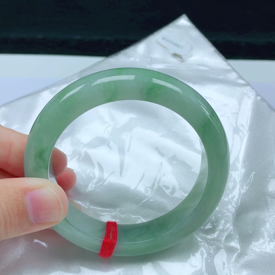 K***n翡翠手镯未镶嵌54