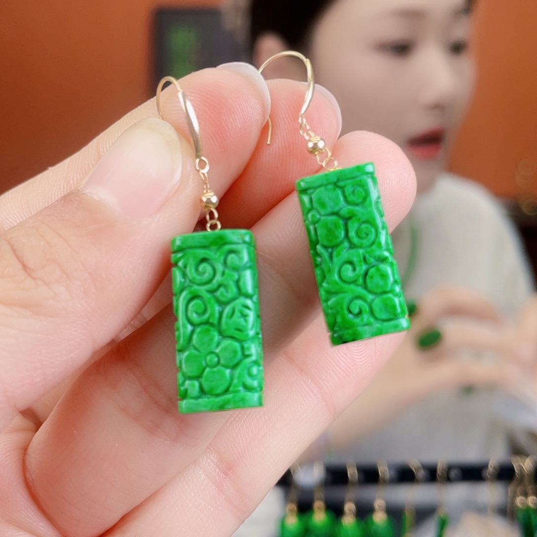 翡翠18K金镶嵌耳饰