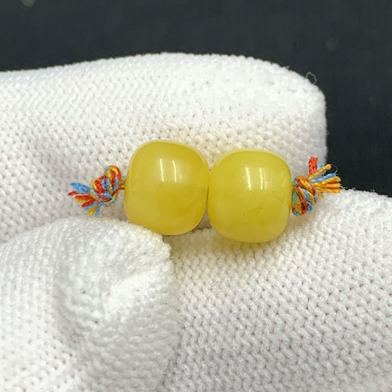 L1606保真原矿俄料尺寸8.2*7.1mm蜜蜡老型对珠配饰隔珠微瑕放漏