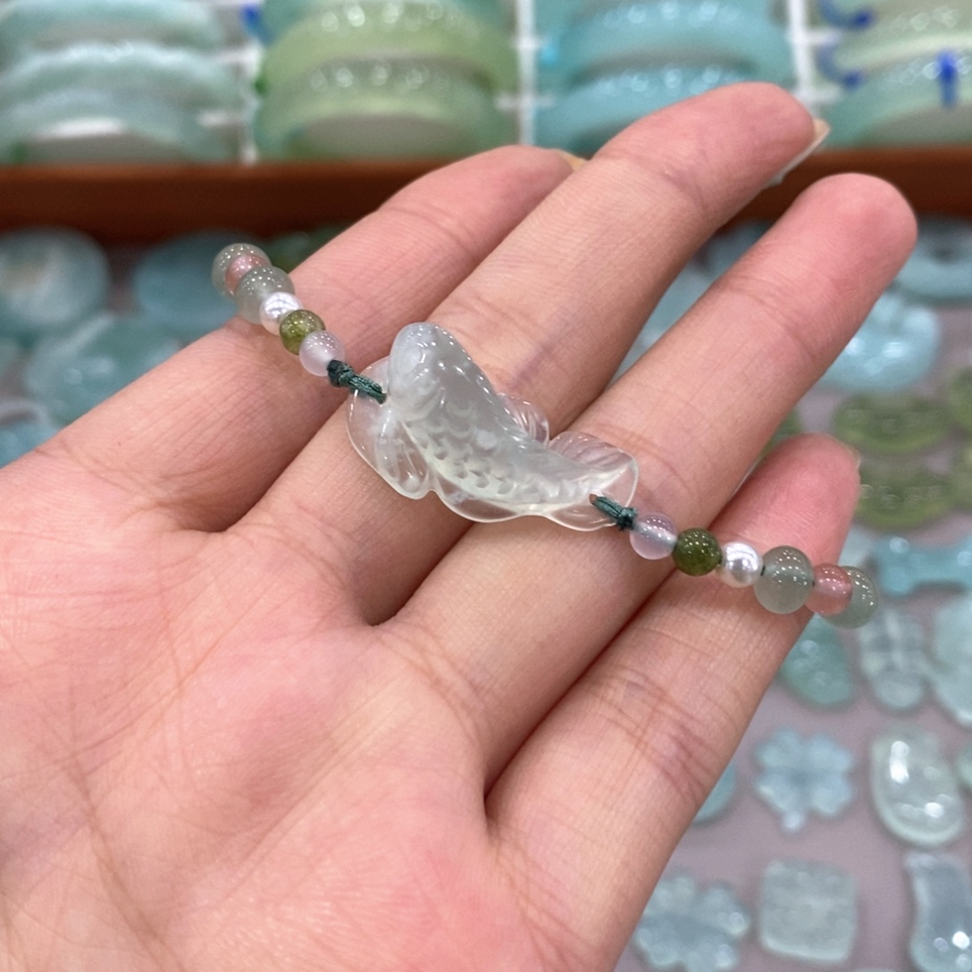未镶嵌蛇纹石玉颈饰