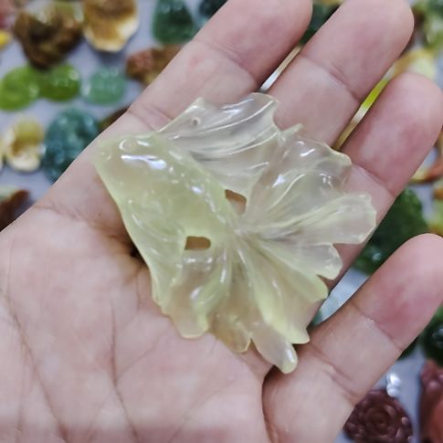 蛇纹石玉未镶嵌挂件