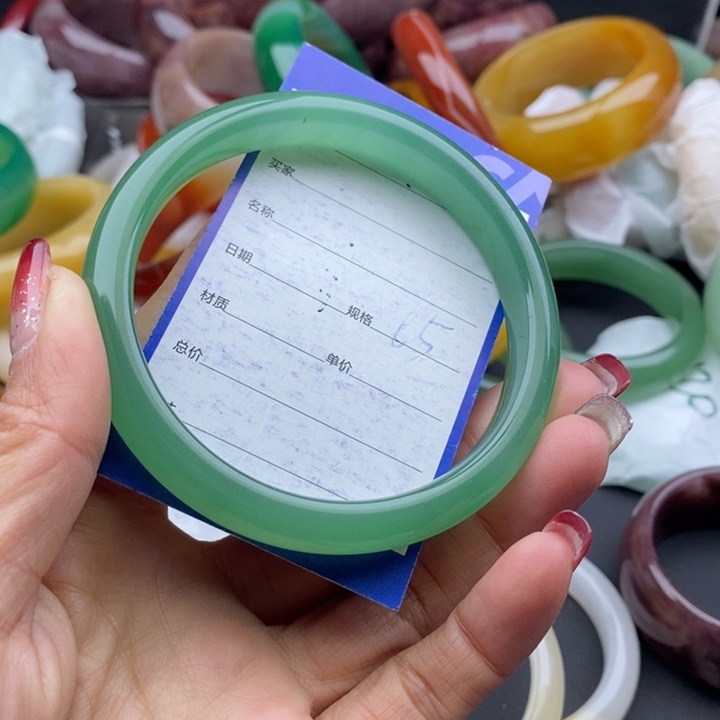 石英质玉手镯未镶嵌