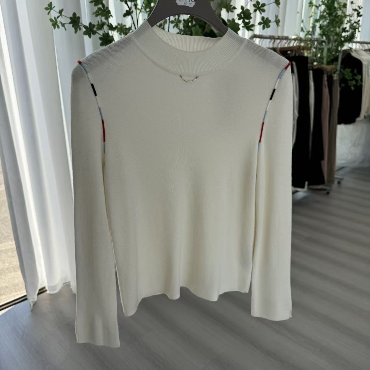 针织春季薄款羊毛长袖女包袖毛针织衫圆领针织衫百搭秋冬套头白色