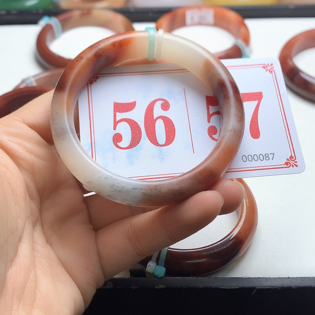 未镶嵌石英质玉（黄龙玉）手镯懒****Y