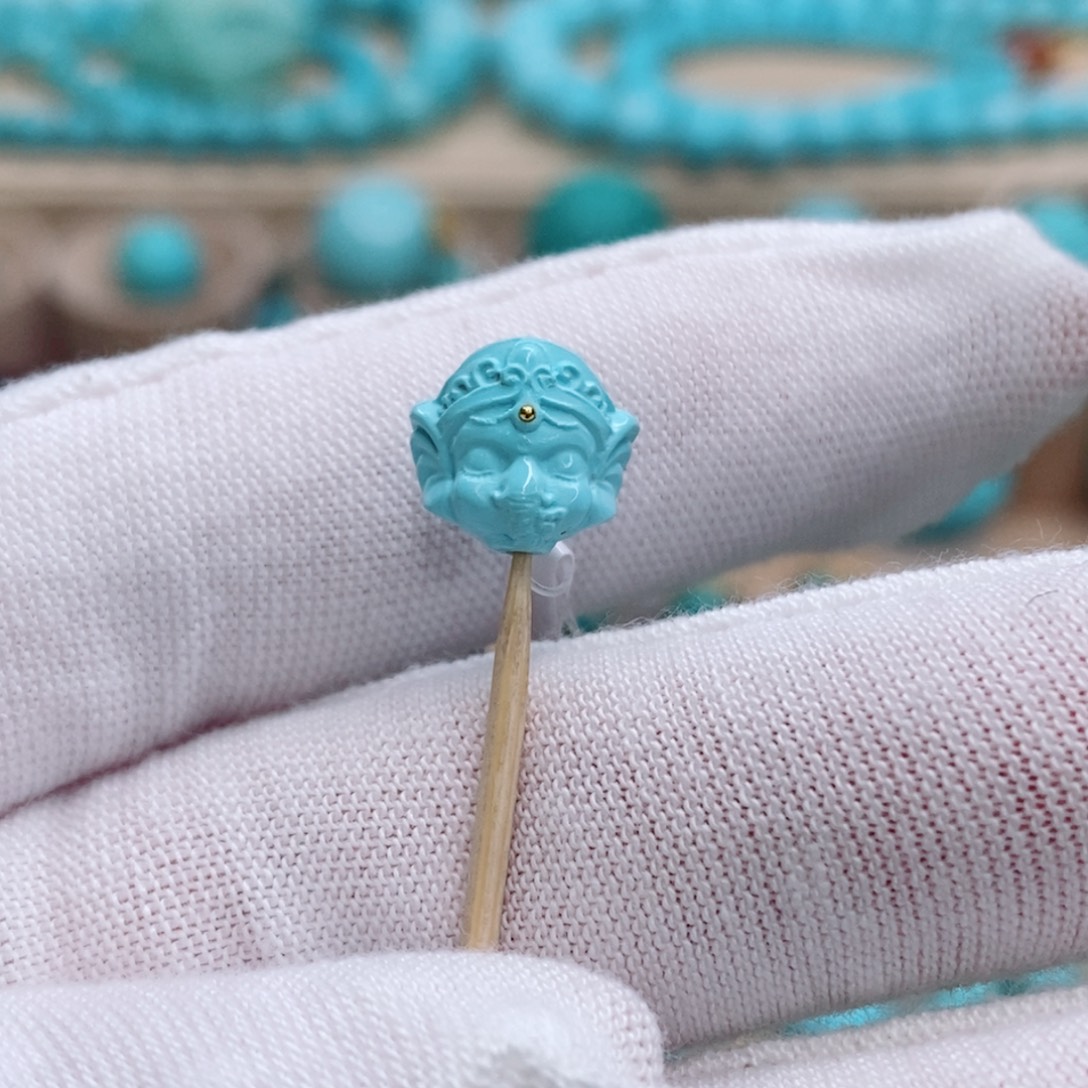 绿松石未镶嵌珠宝奇石