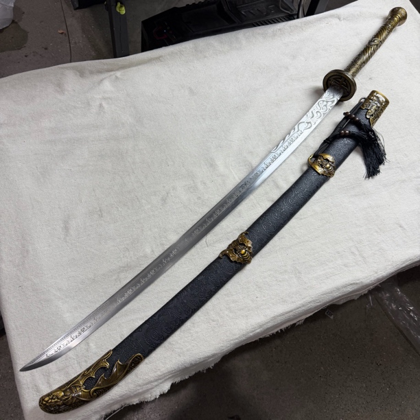 3710 龙泉昊天宝剑高锰钢唐横刀实木漆鞘未开刃