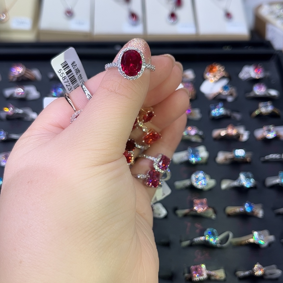 莫桑石非金属B K白蛋形女戒红宝三卡-13（正码）