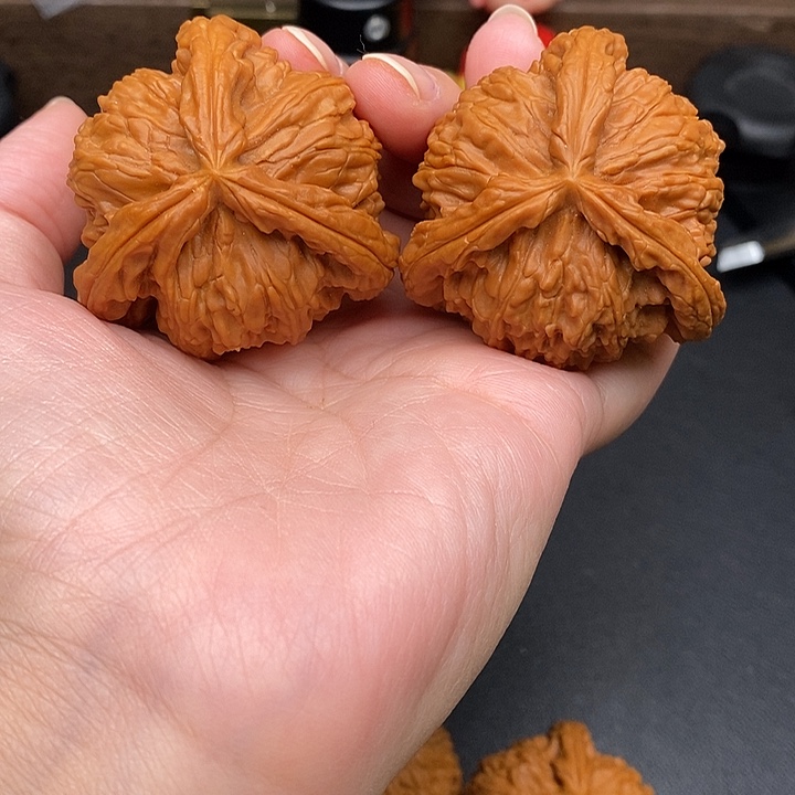 X***G文玩核桃把件白奔