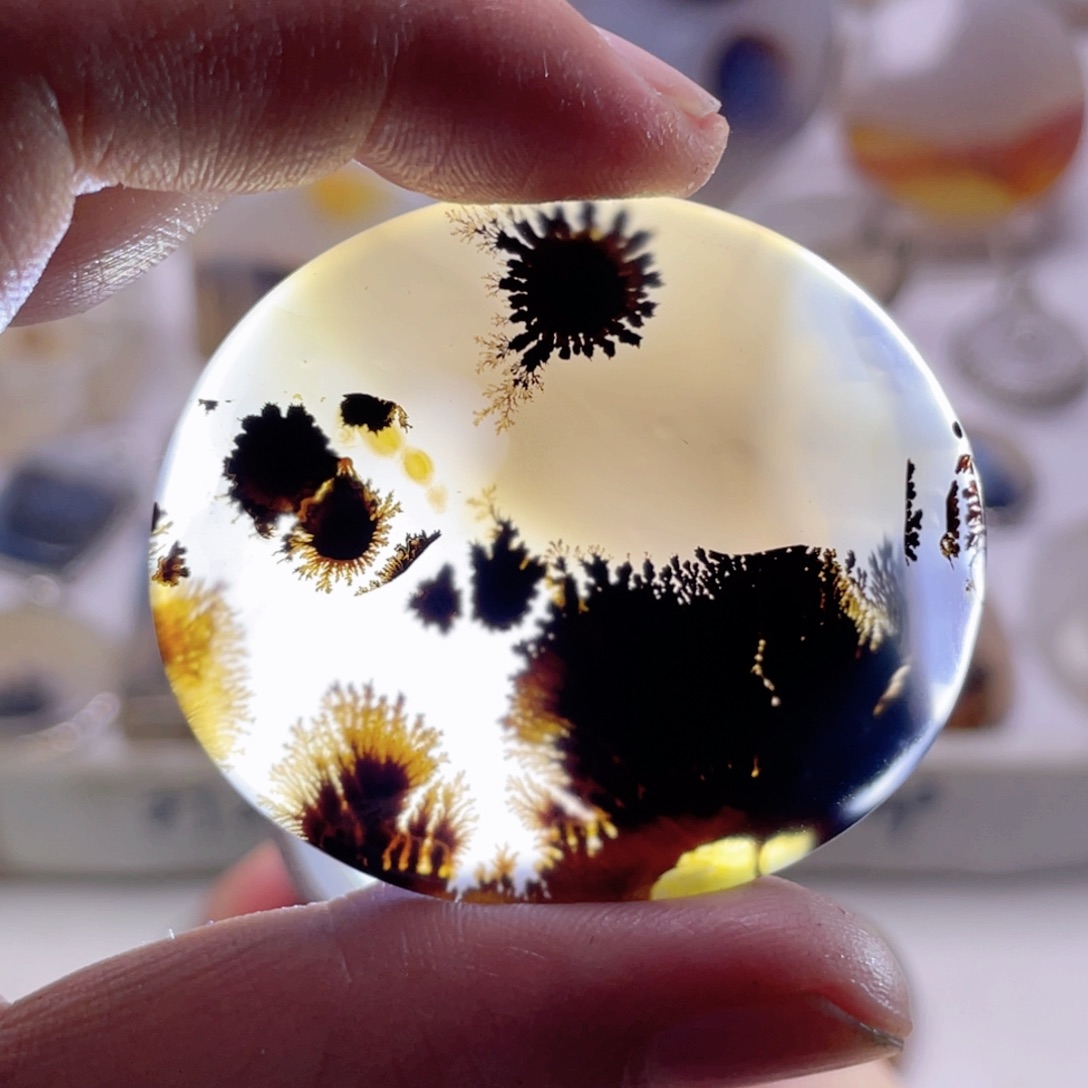 玛瑙/玉髓未镶嵌珠宝奇石