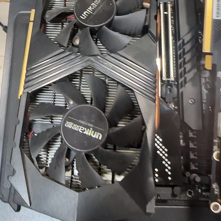 亮***。8新双敏r9 370 4g双风扇