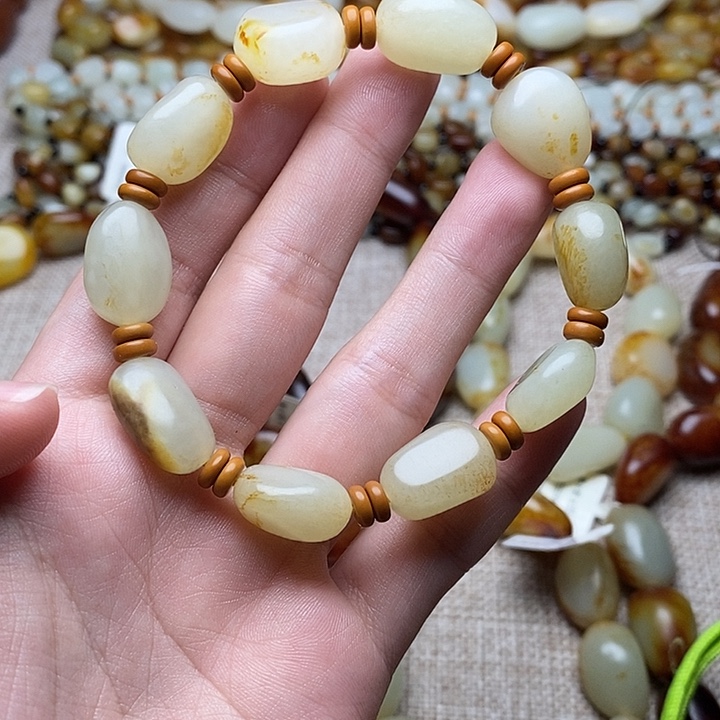 和田玉未镶嵌手链