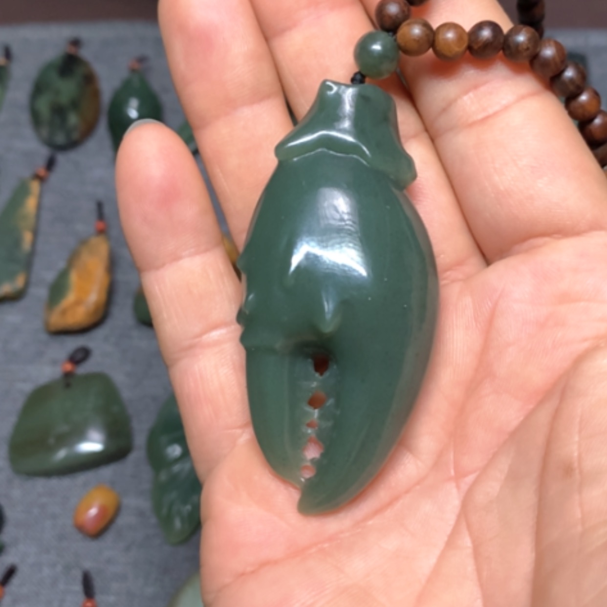 【闪购商品】颈饰未镶嵌岫岩老玉（透闪石质玉）