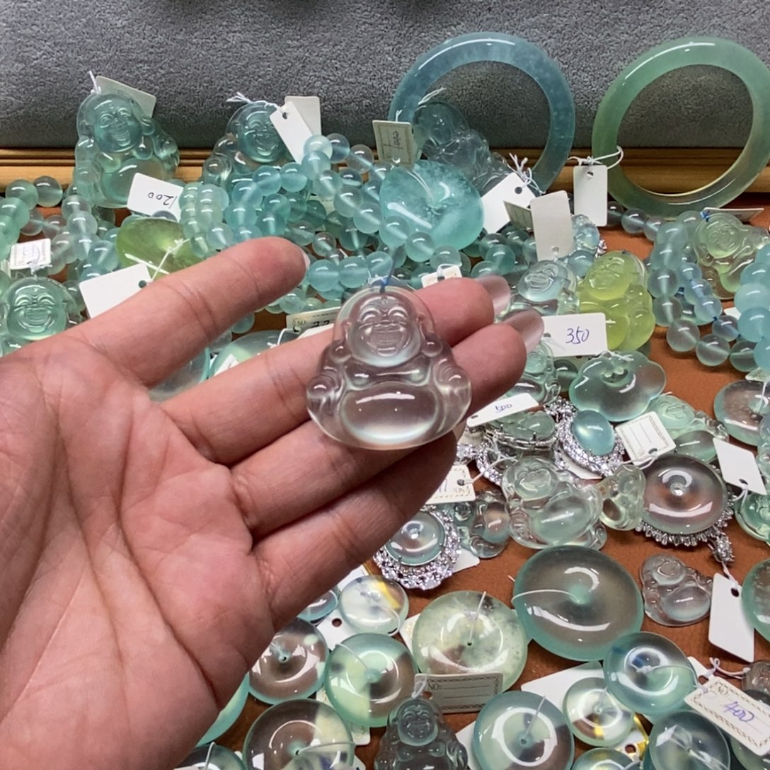 F****蛇纹石玉未镶嵌颈饰