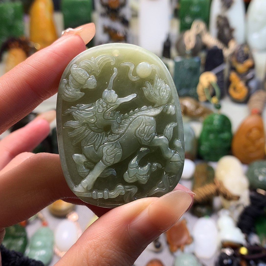 颈饰未镶嵌和田玉