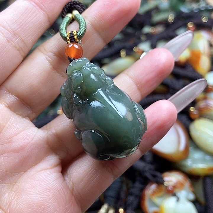 和田玉颈饰未镶嵌