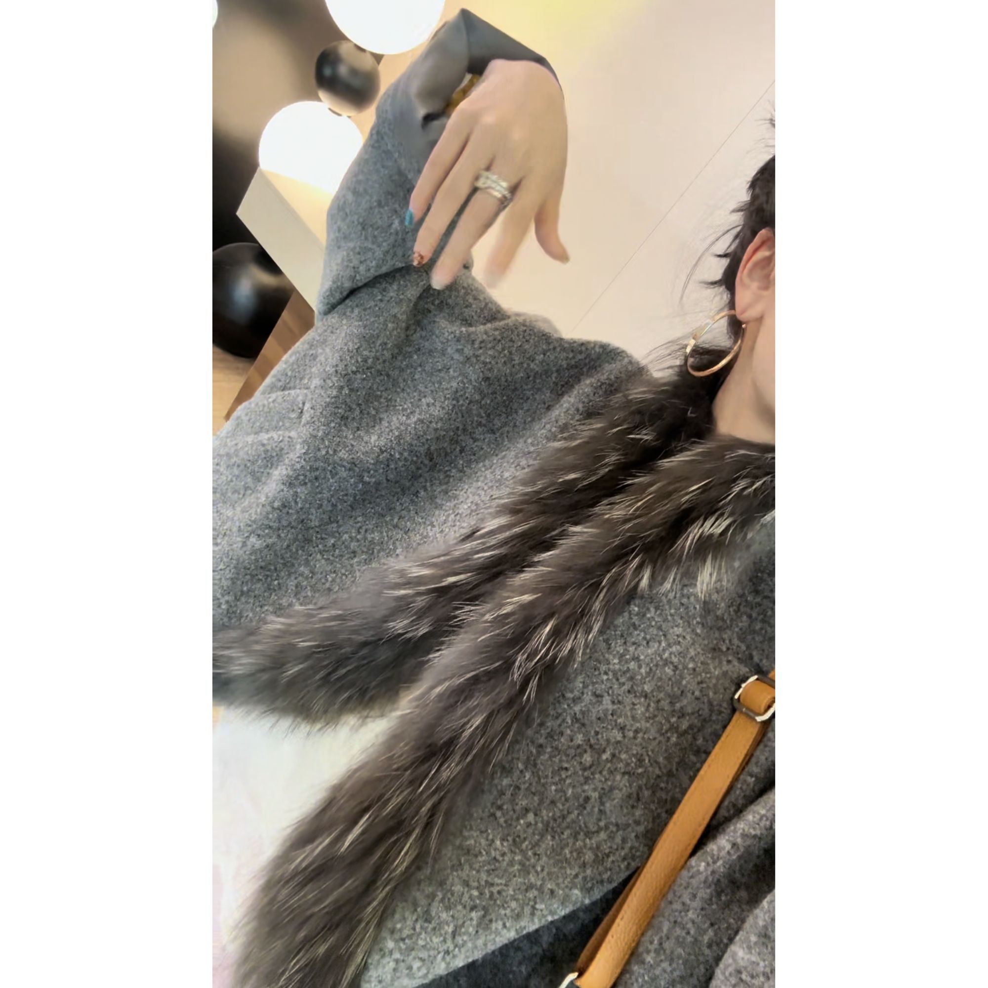 李豆儿 小众定制 《毛领可拆卸》复古貉子门襟蝙蝠袖毛呢短外套
