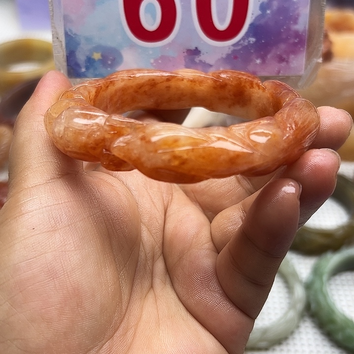 未镶嵌手镯石英岩玉