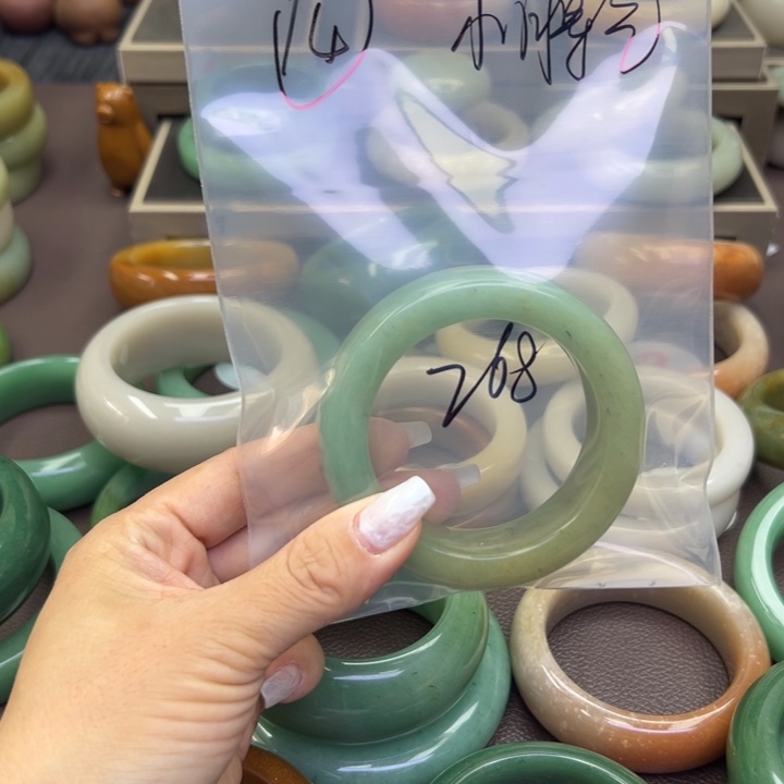 石英岩玉手镯未镶嵌小*气