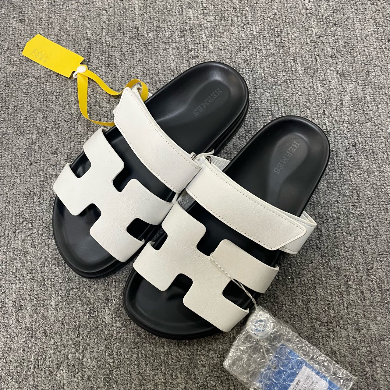 95新 Hermes/爱马仕 Chypre 平底一字拖鞋 36码/7295