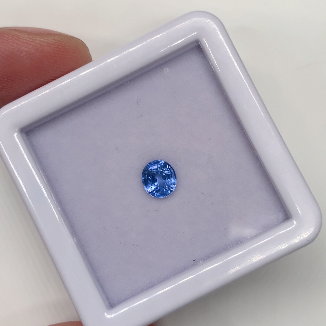 荔***之蓝宝石裸石矢车菊蓝宝石