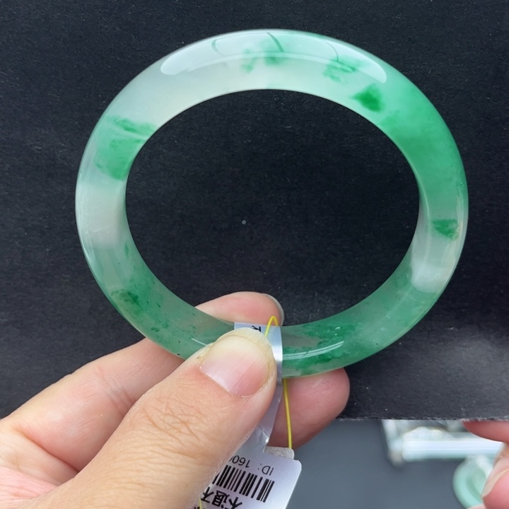 石英质玉未镶嵌手镯56/57