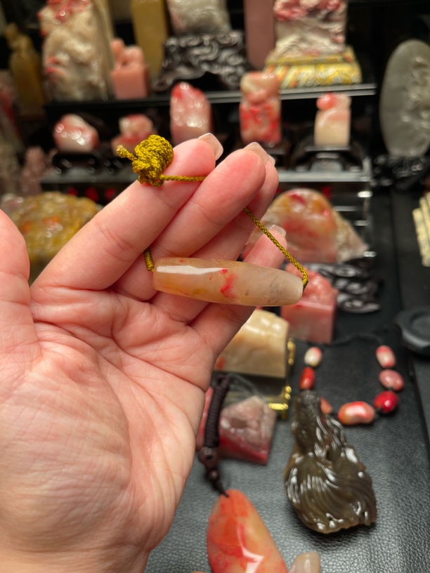 特价巴林水黄冻鸡血桶珠挂坠