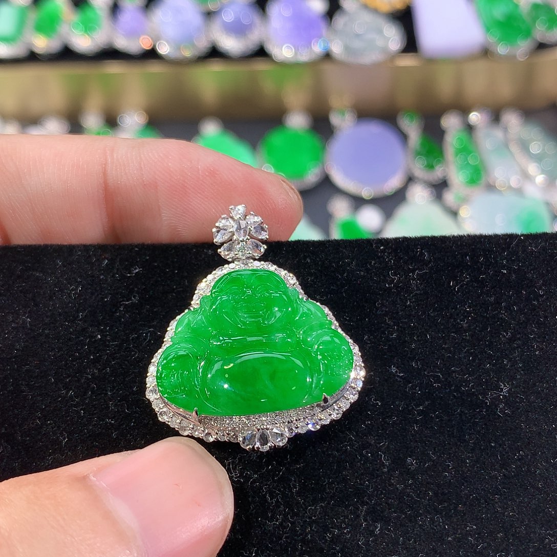 翡翠18K金镶嵌颈饰