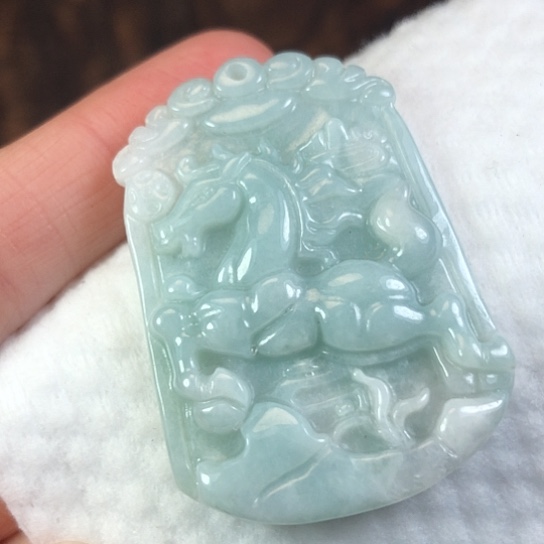 翡翠未镶嵌颈饰缅甸A货，每天下午1点半开播