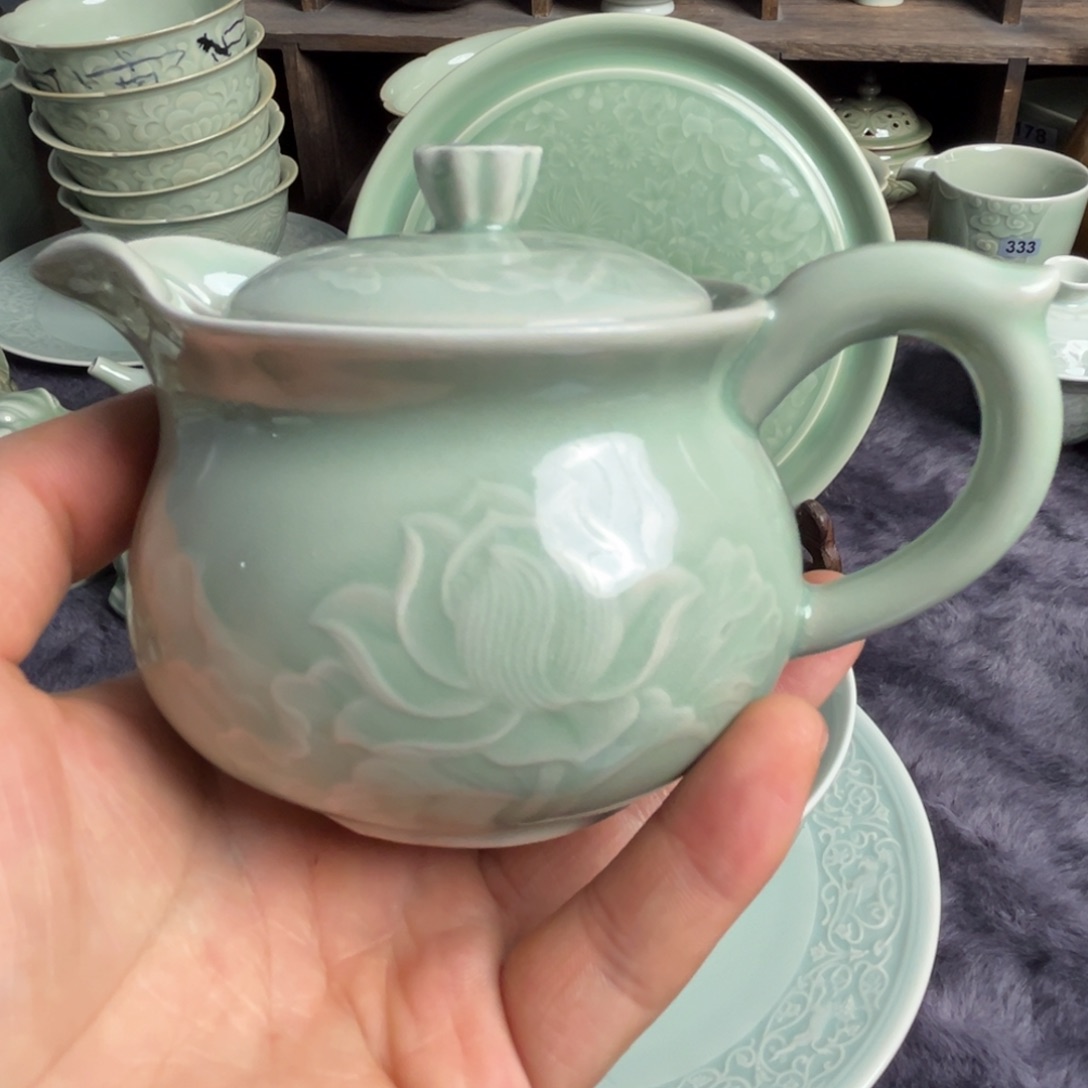 瓷微瑕荷花茶壶特价