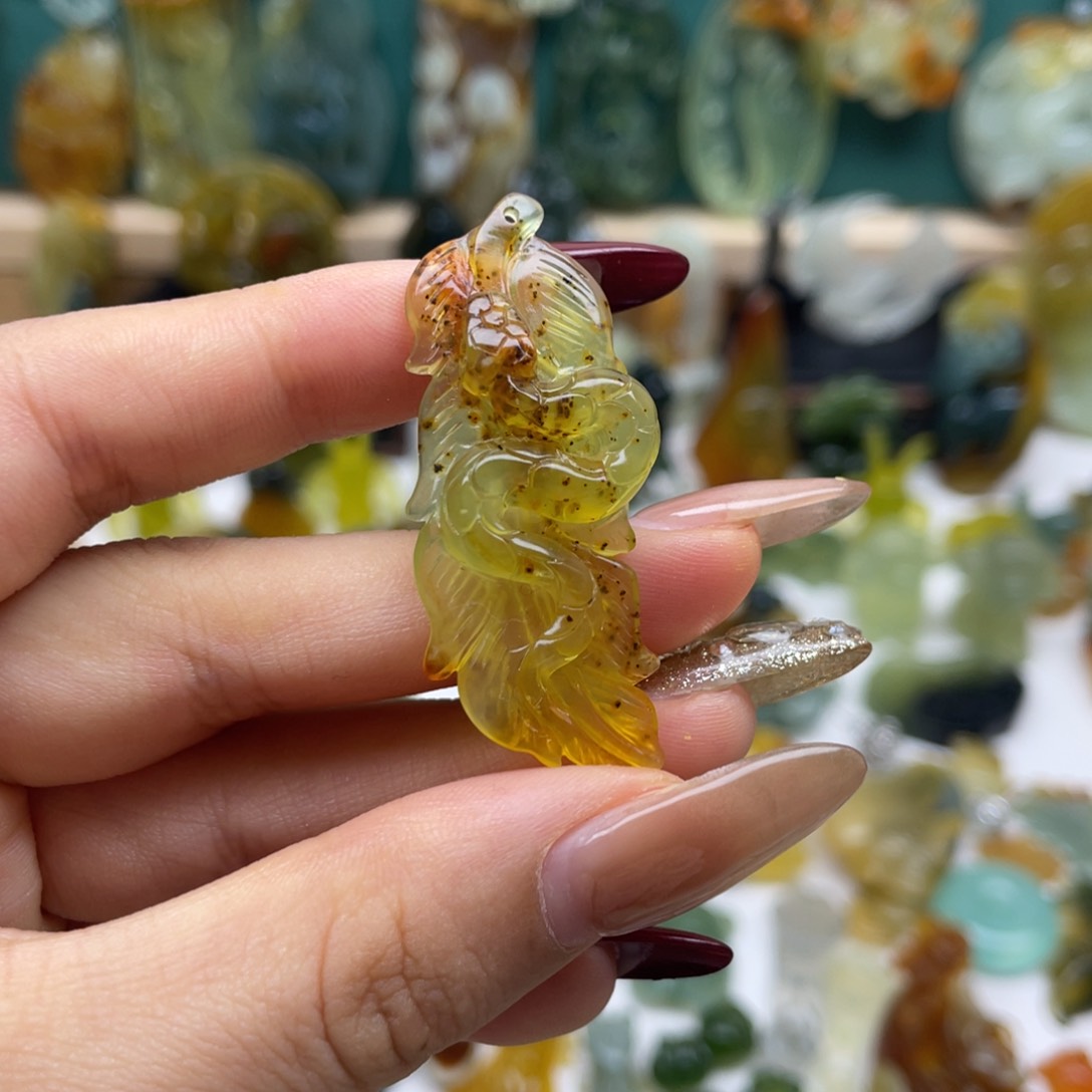 蛇纹石玉吊坠(不含链)未镶嵌