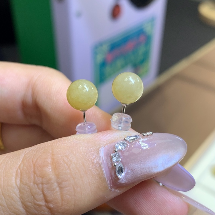 颈饰18K金镶嵌翡翠
