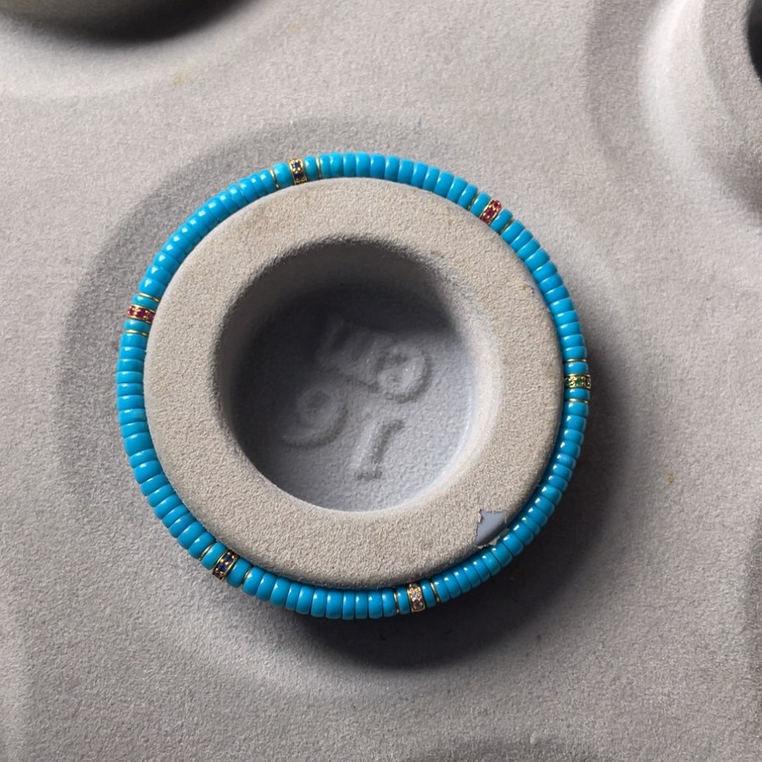 绿松石未镶嵌颈饰