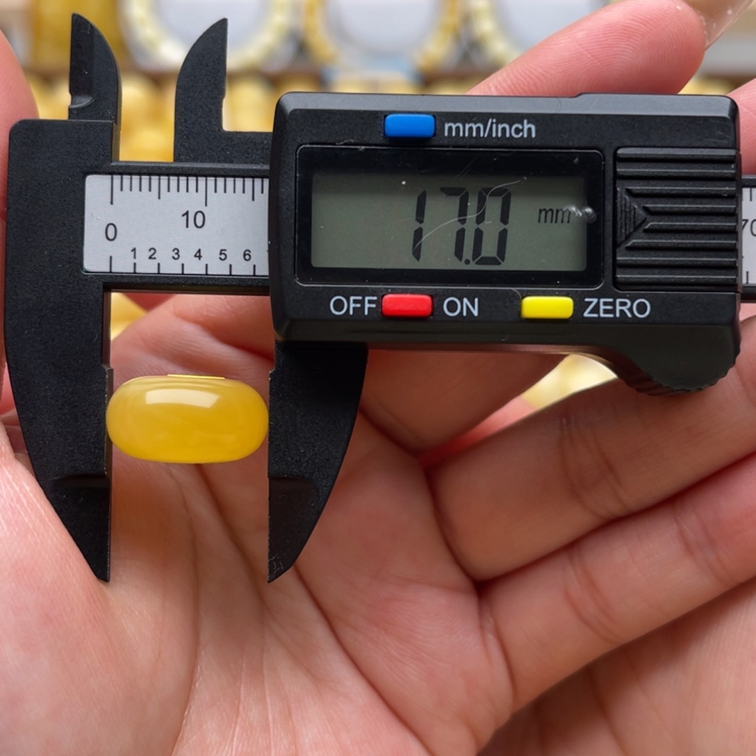 琥珀未镶嵌裸石蜜蜡墩子笑