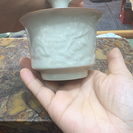 盖碗一个，瓷。。。品茗