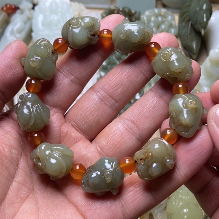 和田玉未镶嵌挂件