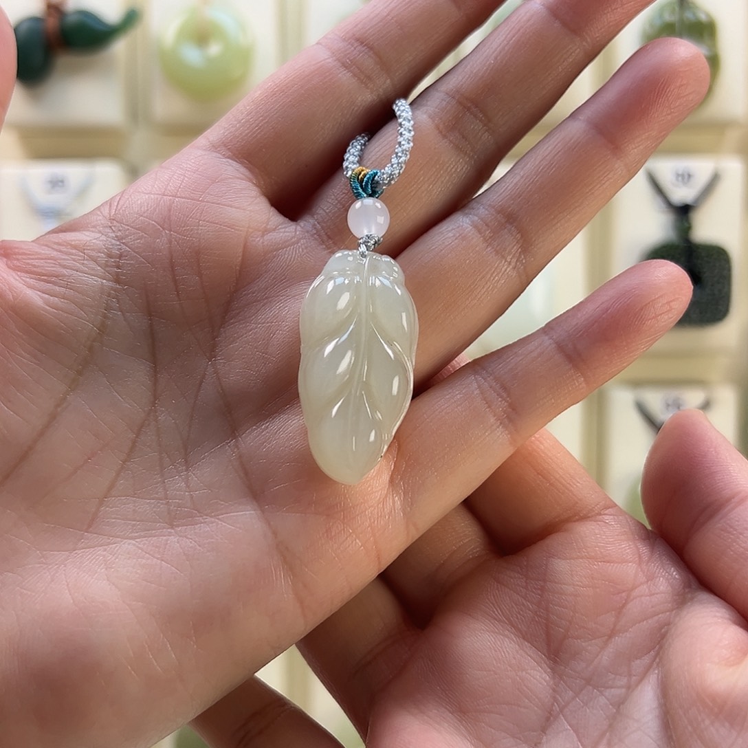 *****和田玉未镶嵌手机链