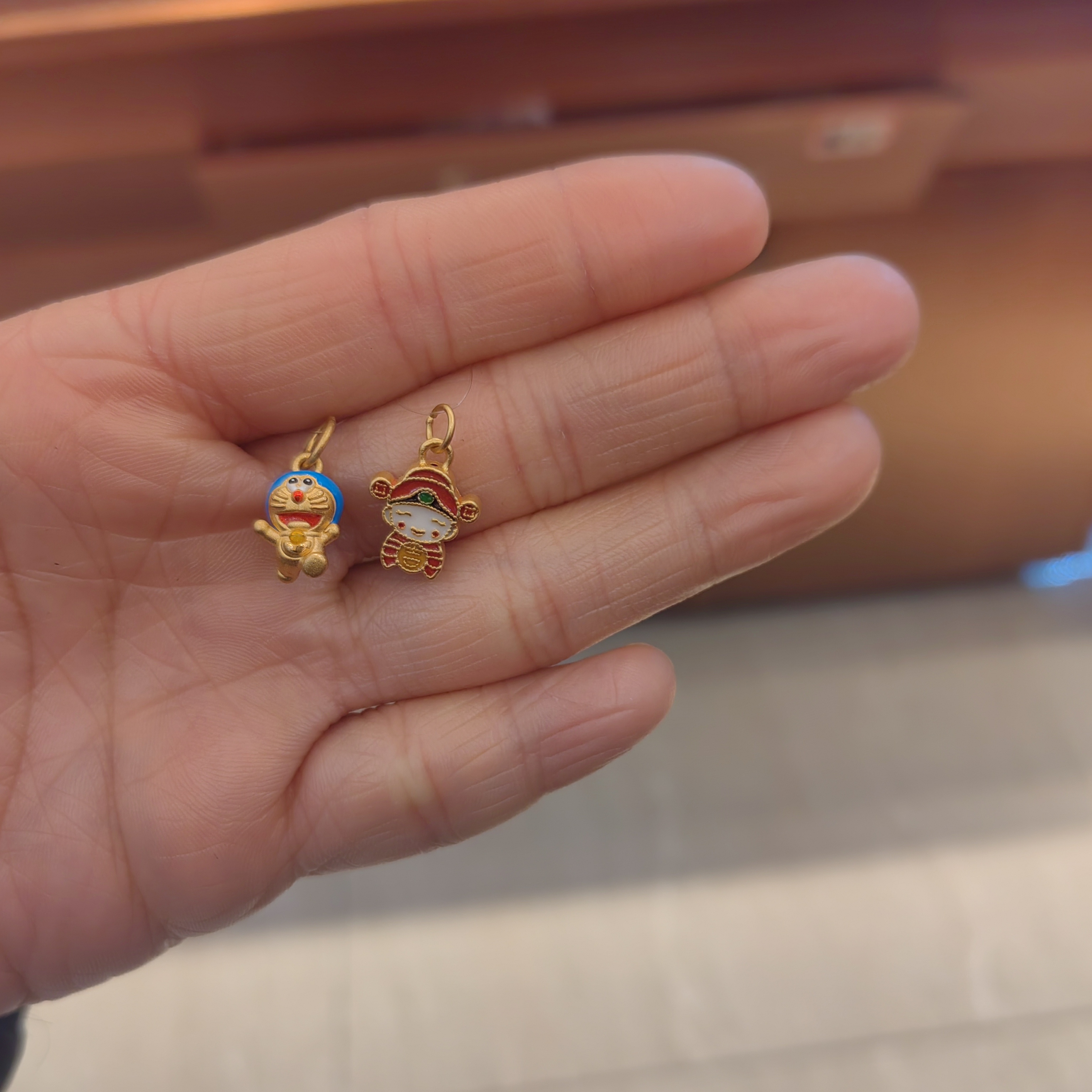 六桂福足金精美时尚吊坠