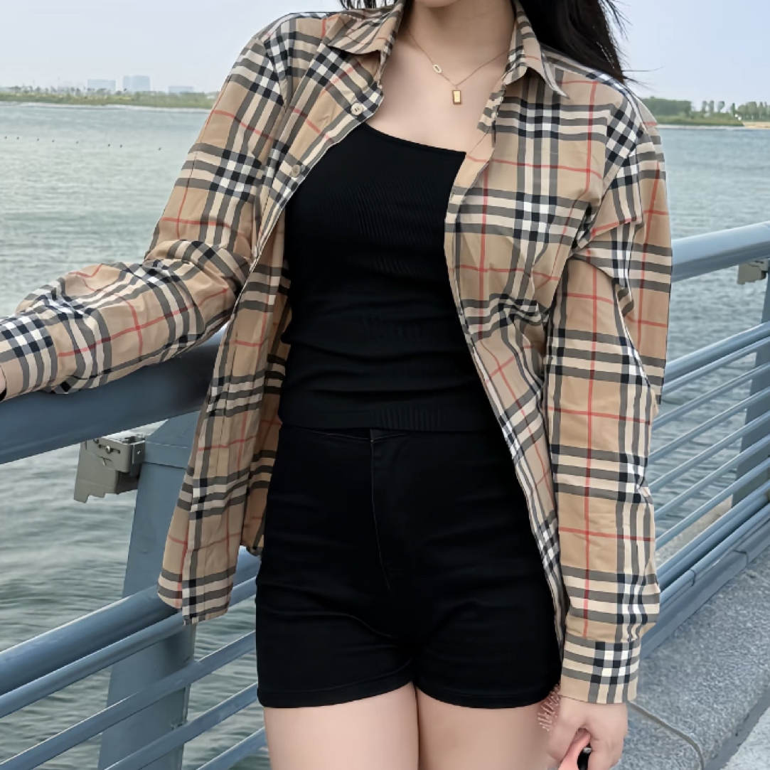 99新 BURBERRY/博柏利 胸围56衣长72M码女装短款格纹衬衫M1120