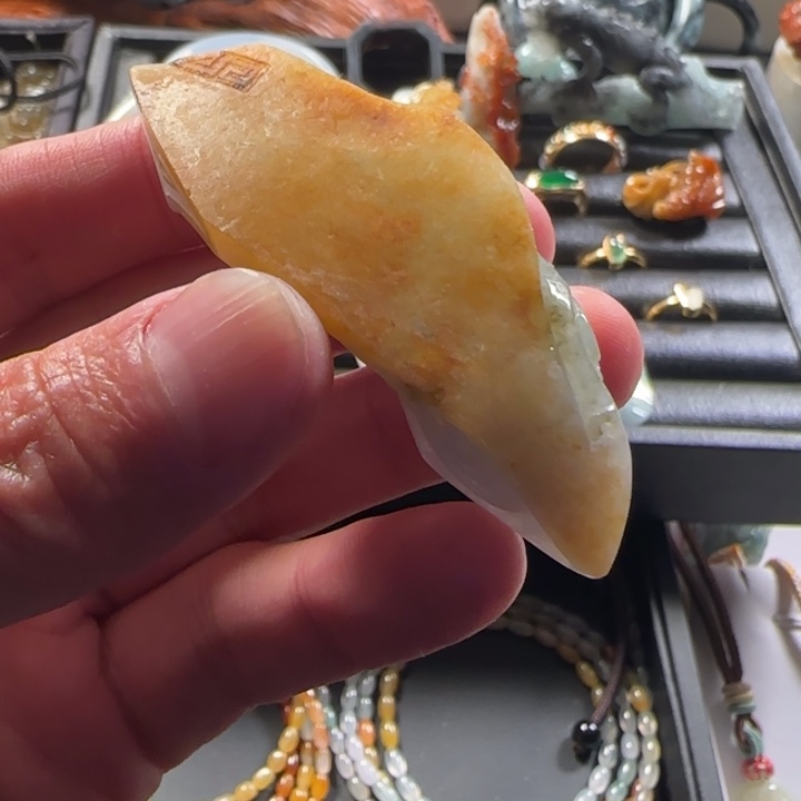 陌***路翡翠未镶嵌颈饰特色仿古随型挂件