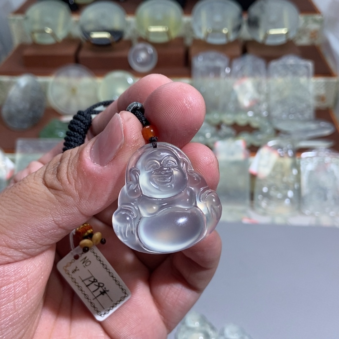 梦***_蛇纹石玉未镶嵌颈饰