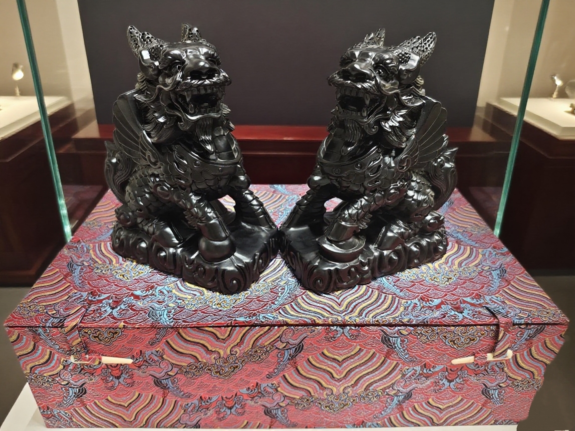 （八斗）天灵麒麟摆件